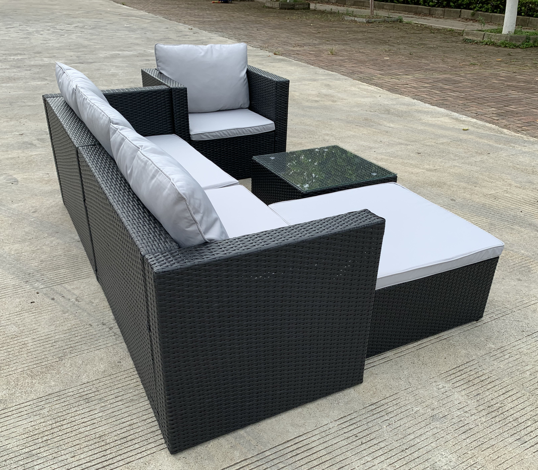 Oehid 5 Pieces Rattan Sofa Set Outdoor Patio Furniture with 4 Pillows and Coffee Table